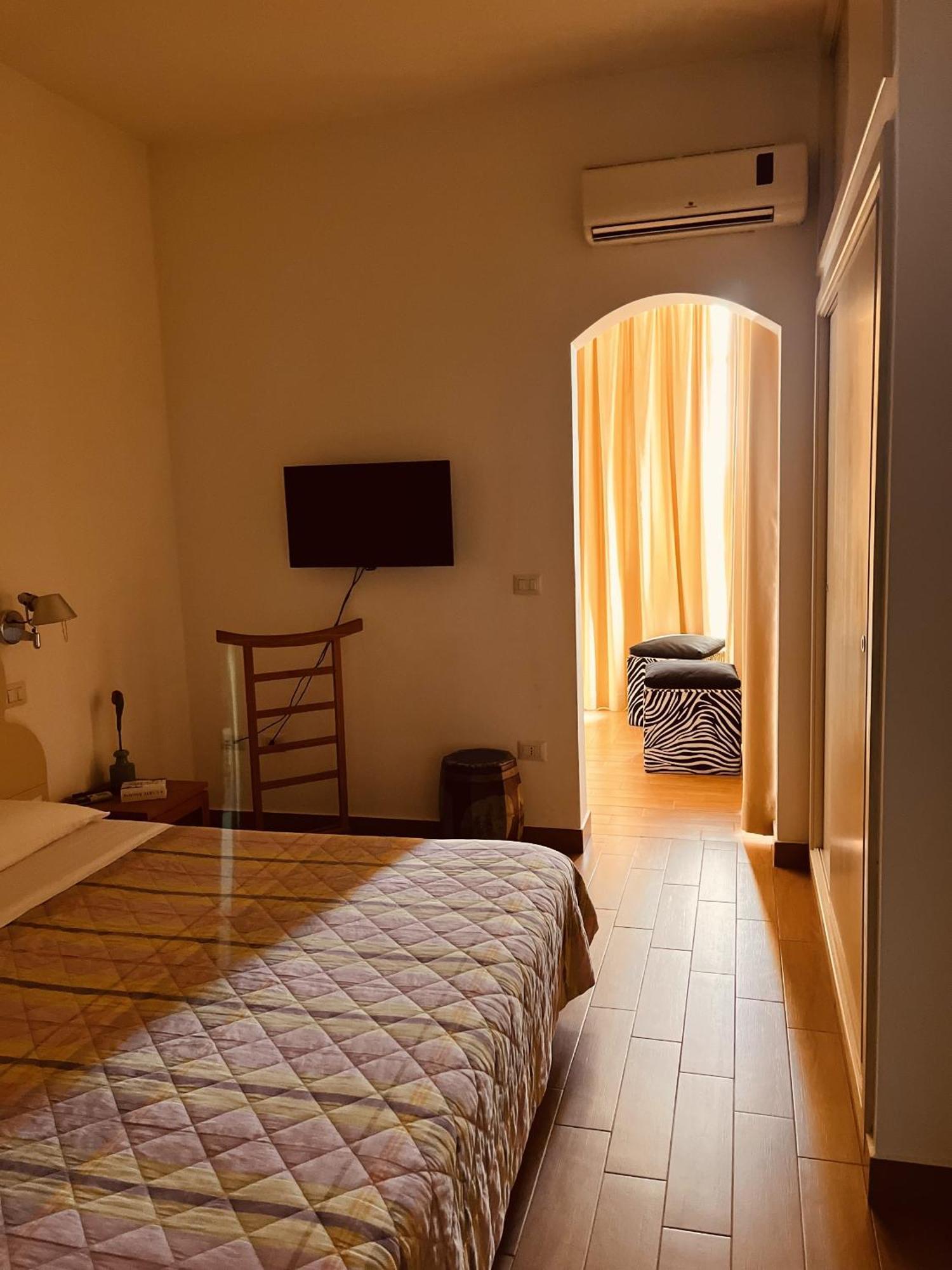 B&B Ebo' Olbia Exterior photo